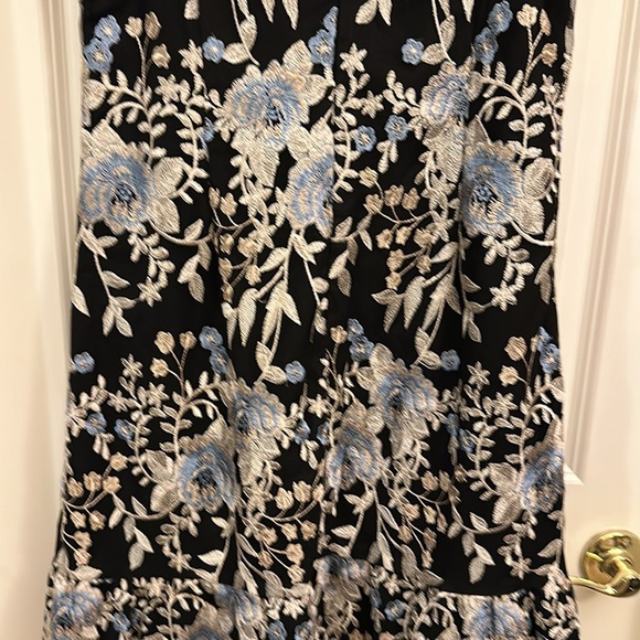 NWOT WHITE HOUSE BLACK MARKET FLORAL LACE DRESS - Picture 9 of 10